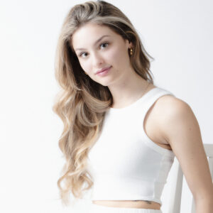 mg-fotomietstudio Shooting SedCard Yara Potrait 8